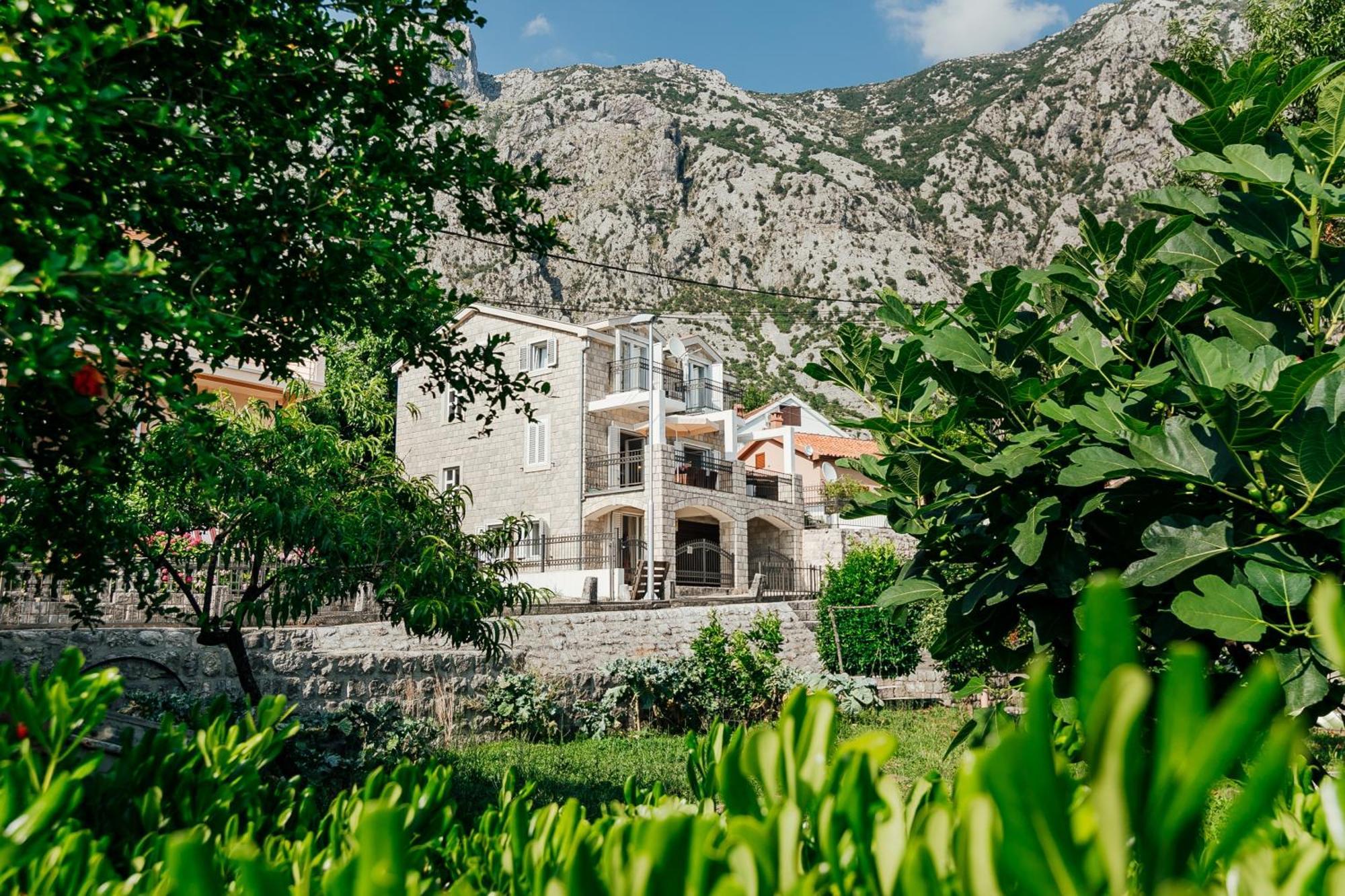 Holiday Home Amanda Hollick Kotor Exterior foto
